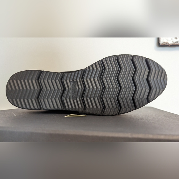 Valdini black suede Fay boots 6.5US - Picture 3 of 8